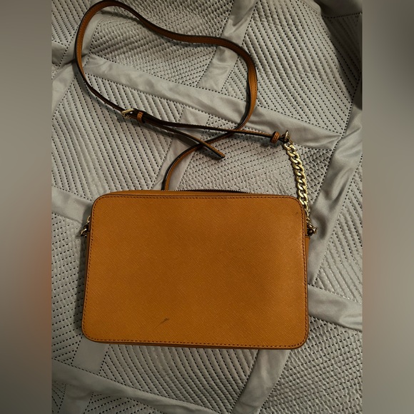 Micheal Kors Jet Set Crossbody Purse - Picture 2 of 4